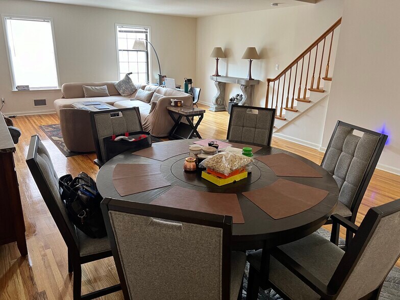 Building Photo - 3631 Bergen Ct