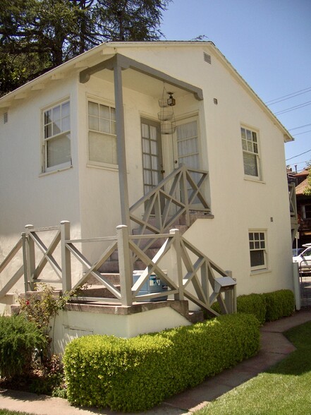 Private Entrance - 1740 Allston Way