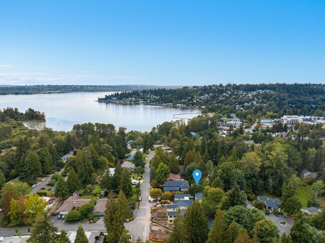 Building Photo - 2bd/3ba Kirkland Home