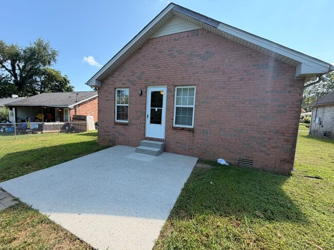 Building Photo - 406A Hazelwood Dr