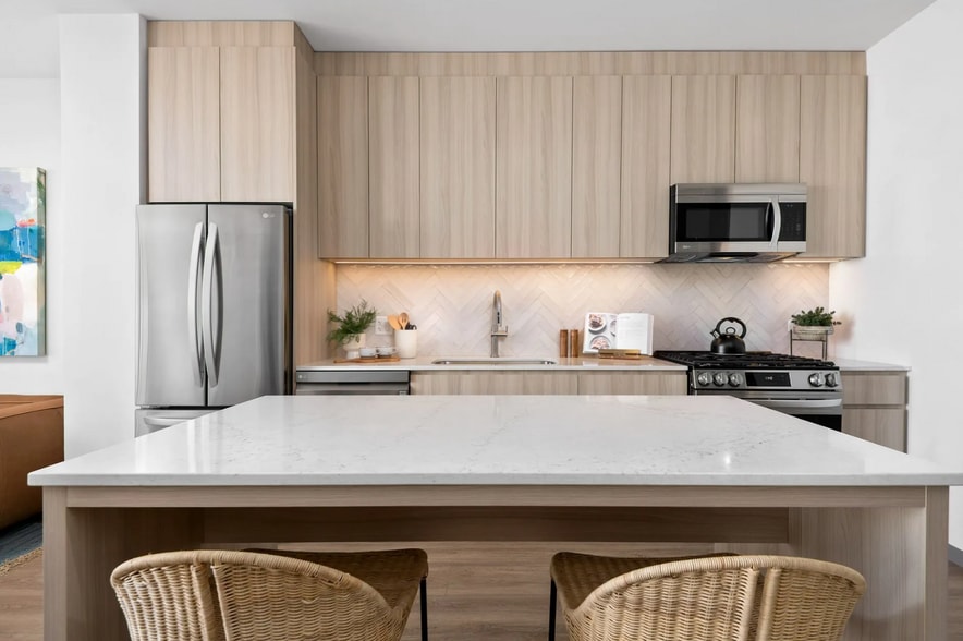 Building Photo - 710 S Seeley St