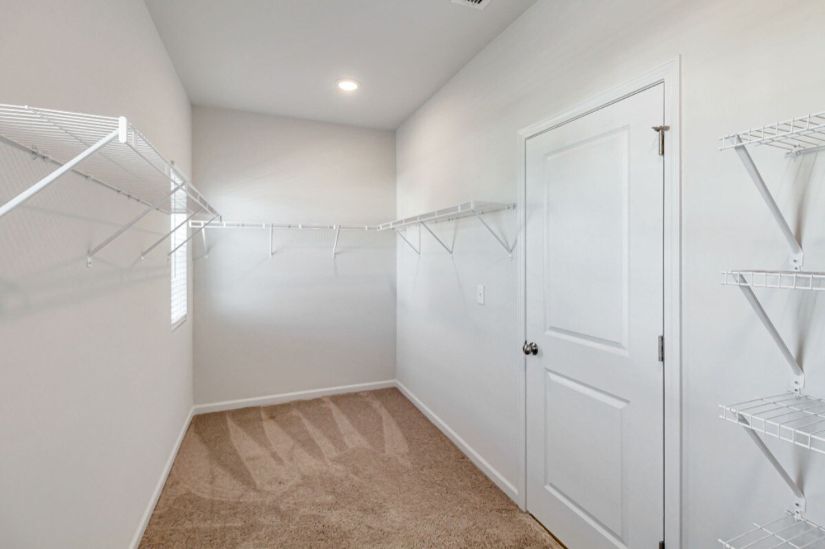 Building Photo - 220 Arwen Dr