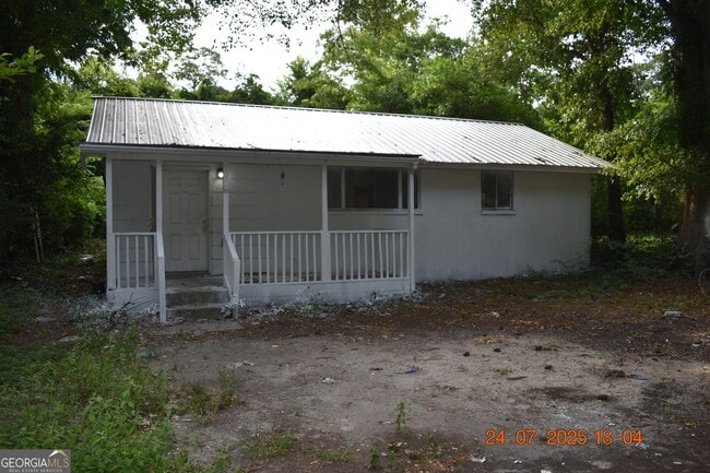 Primary Photo - 1083 Nassau Pl