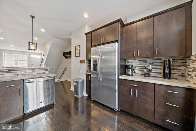 Building Photo - 1517 Latona St