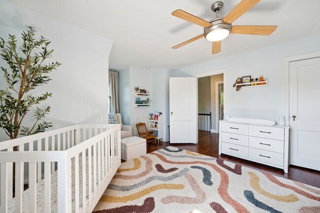 Building Photo - 3bd/2ba Two-Story Home in Durham Only 1 Mile from Downtown!