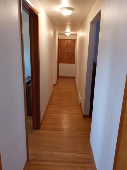 Building Photo - 82 Siegfried Dr