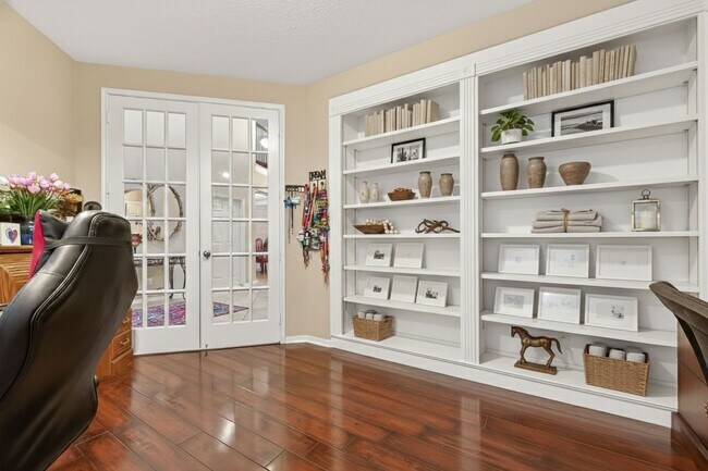 Building Photo - 6003 Dover Creek Ln