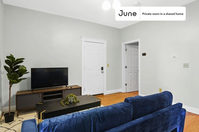 Building Photo - Room in Shared 4 bed/1 bath home