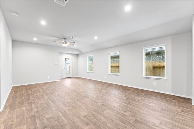 Building Photo - 40491 Gdn Hts Ln