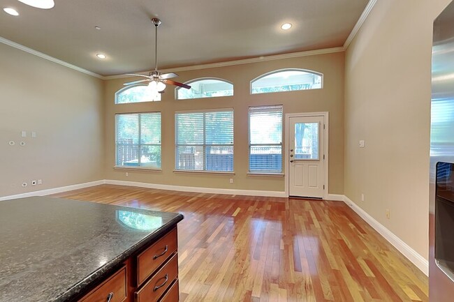 Building Photo - 2988 Sicily Way