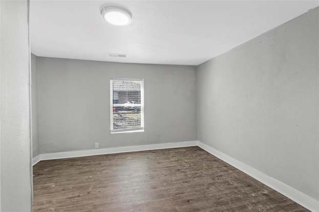 Building Photo - 920 Dubois St