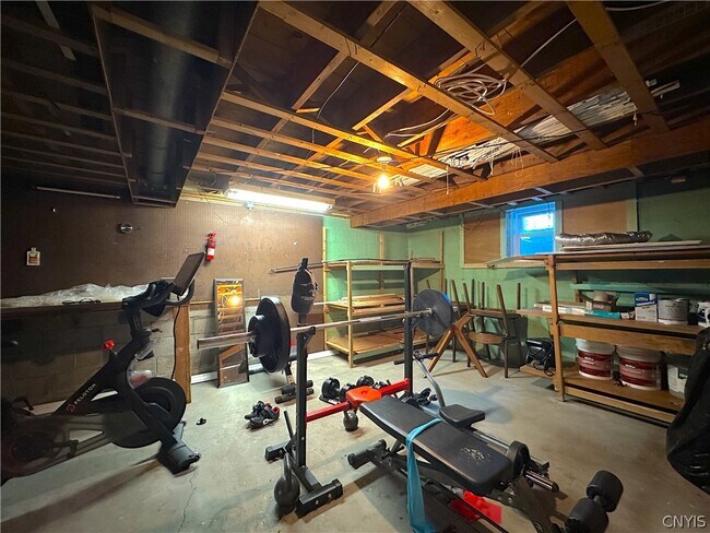 Building Photo - 4055 Bristol Rd