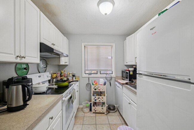 Building Photo - 25 Rockland St