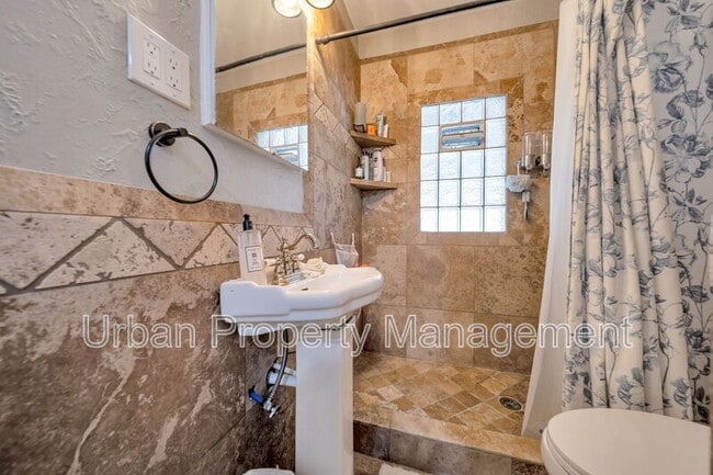 Building Photo - 90 W 7500 S