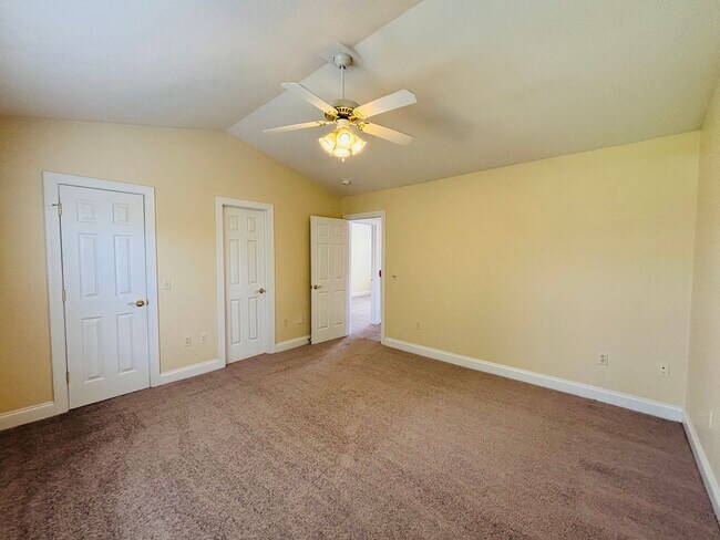 Building Photo - 230 Willow Oak Dr NW
