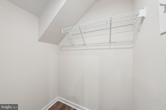 Building Photo - 44603 Wolfhound Sq