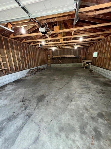 Building Photo - 1111 Western Ave