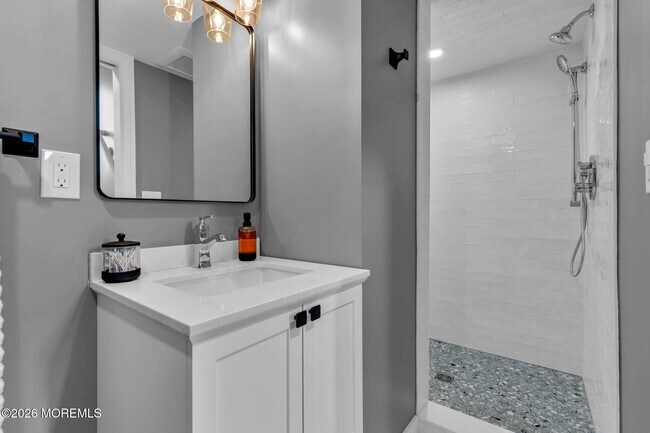 Building Photo - 2412 Homestead Ave