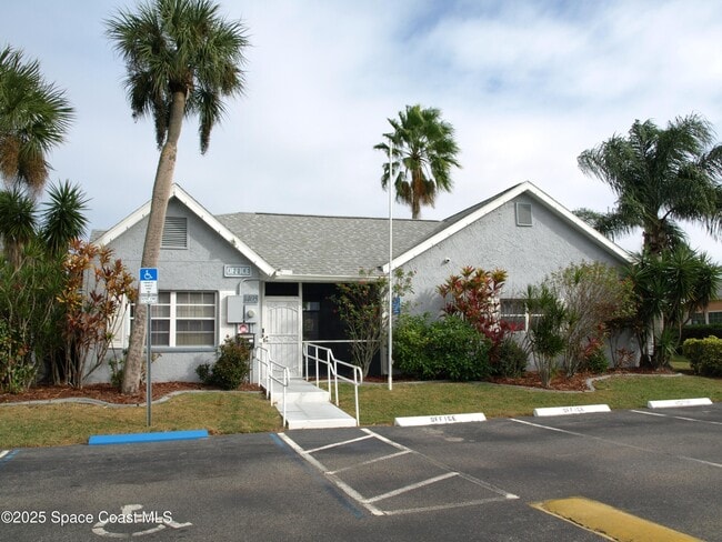 Building Photo - 1485 Malibu Cir NE