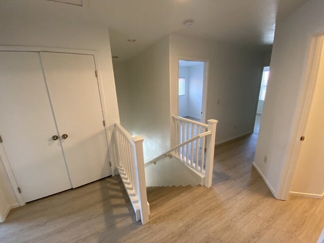 Building Photo - 1972 Joyful St