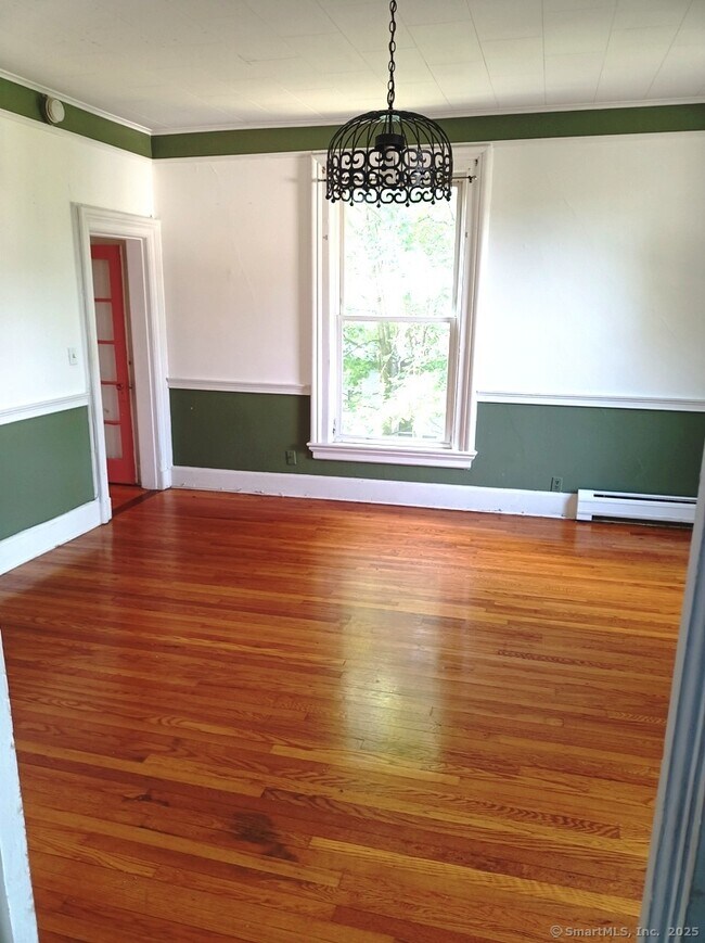 Building Photo - 68 Pleasant St