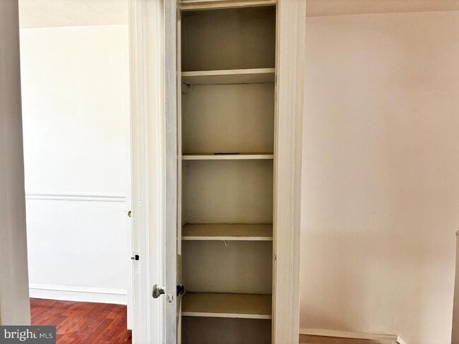 Building Photo - 6034 Hasbrook Ave