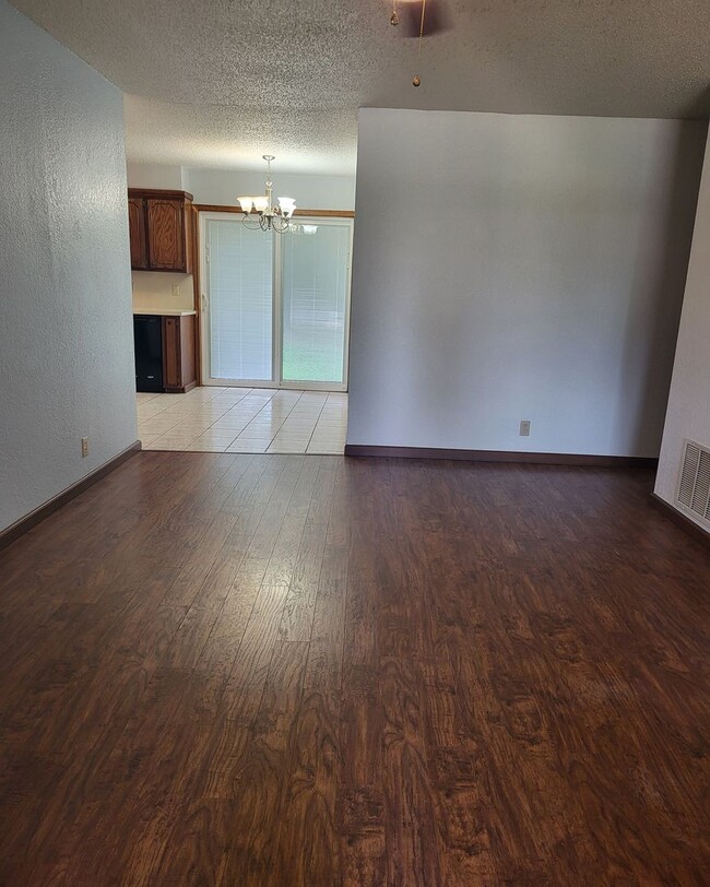Building Photo - Welcome Home!!!