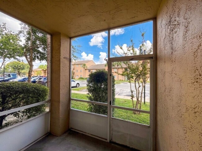 Building Photo - 5232 Via Hacienda Cir