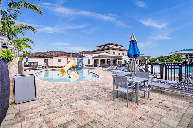 Building Photo - 9500 SW 167th Ave