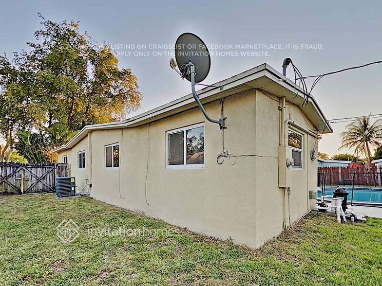 Building Photo - 6491 SW 6th St