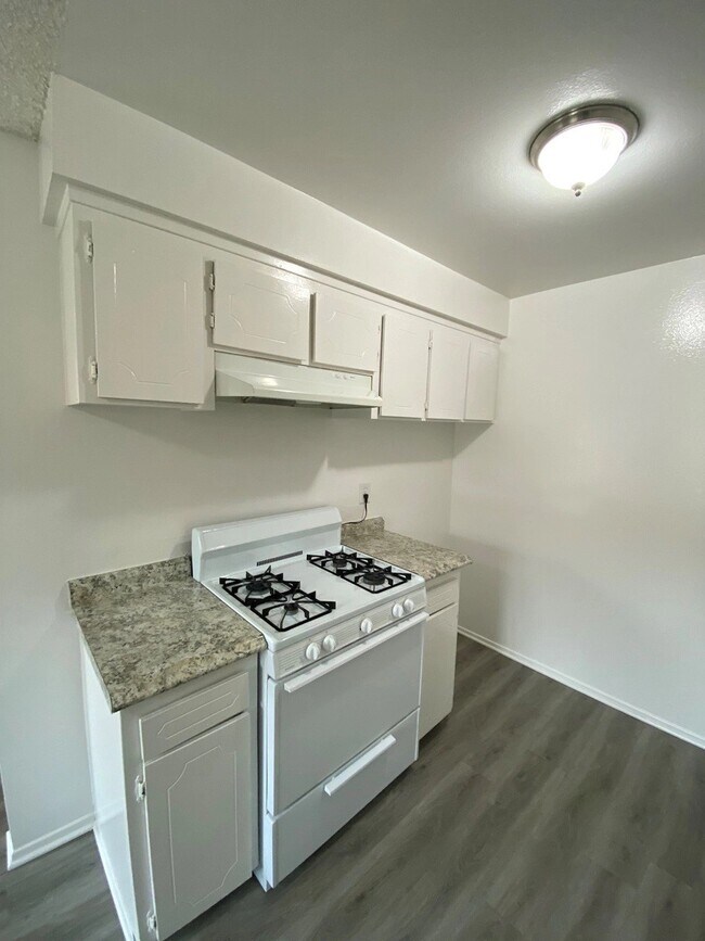 Interior Photo - 4434 W. 135th Street,