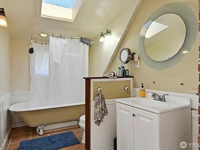 Building Photo - Ravenna House