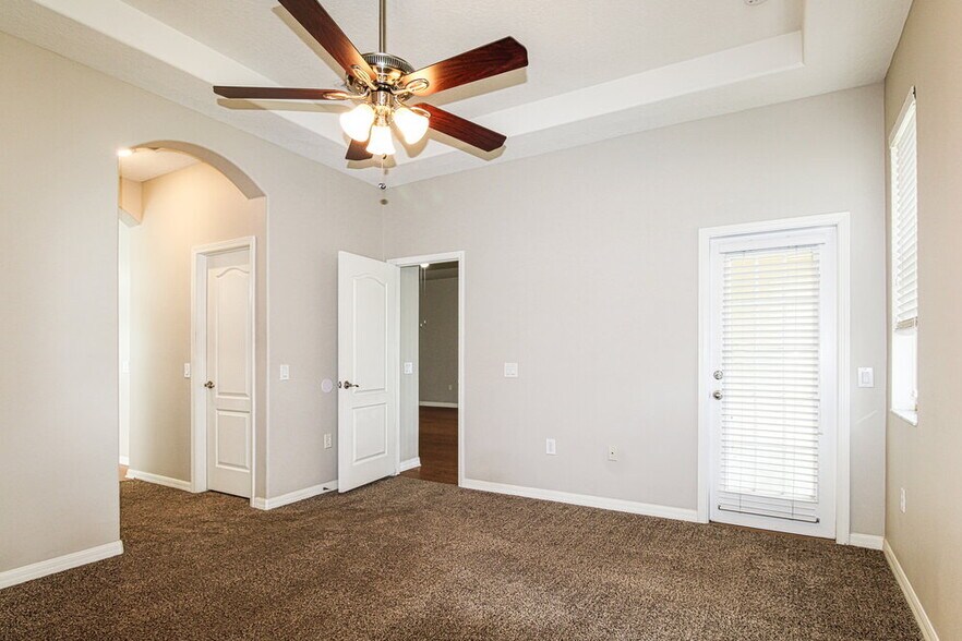 Building Photo - 3731 Braemere Dr