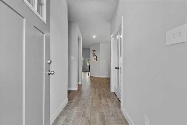Building Photo - 15815 Eastern Meadowlark Wy