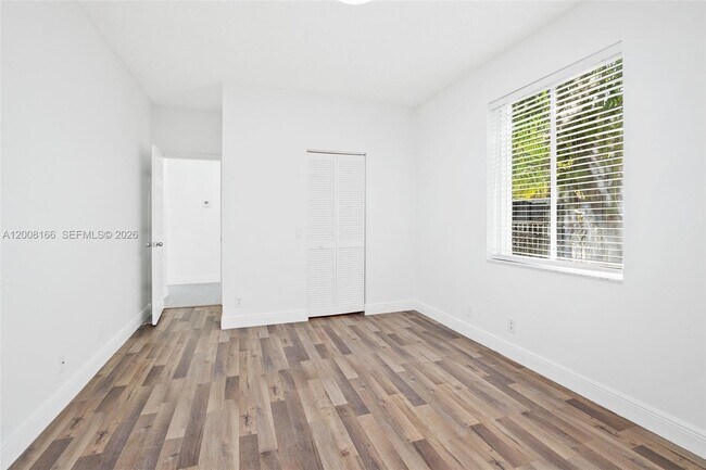 Building Photo - 646 Heritage Dr