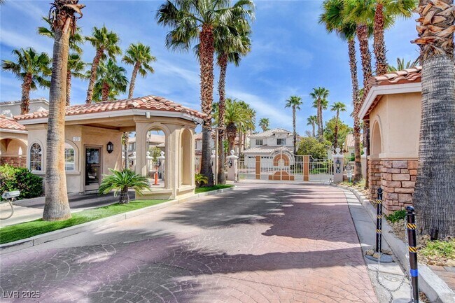 Building Photo - 9537 Gainey Ranch Ave