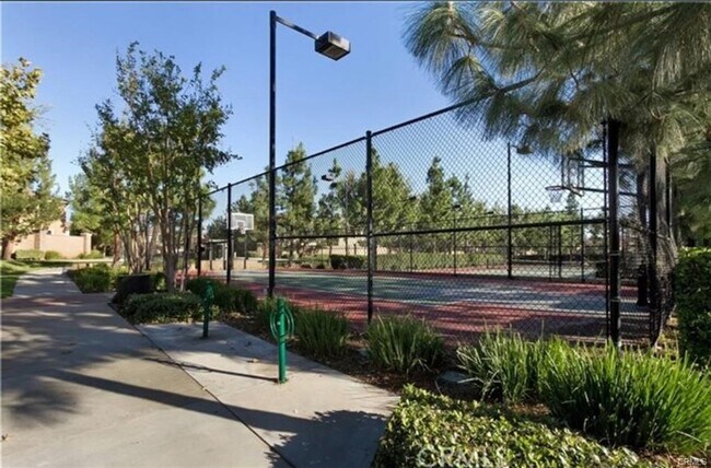 Building Photo - 15723 Parkhouse Dr