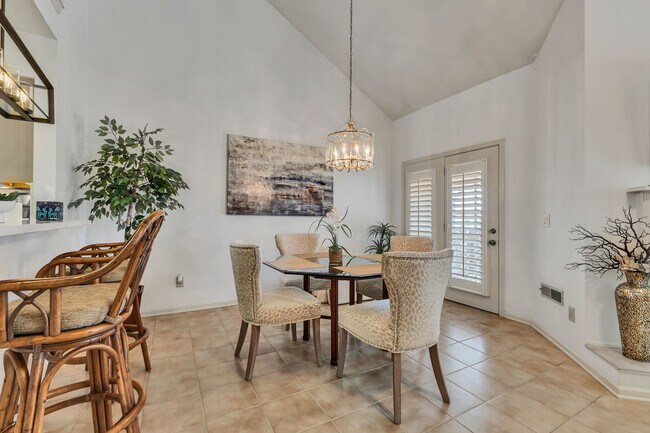 Building Photo - 224 Glenstone Cir