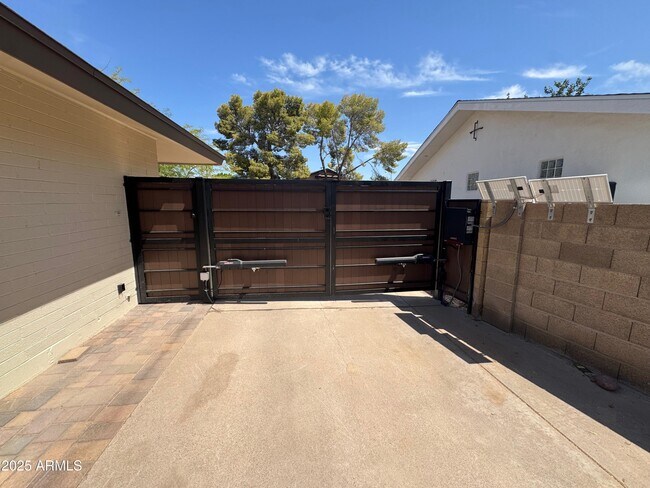 Building Photo - 4802 N 83rd St