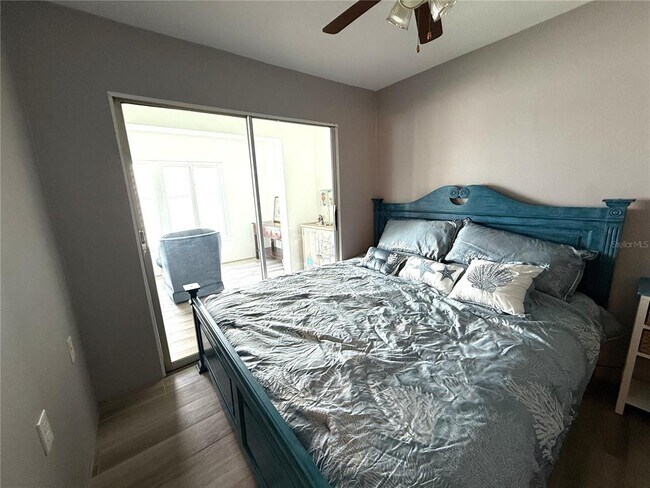 Building Photo - 250 126th Ave