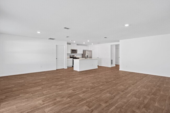 Building Photo - Almost New Home