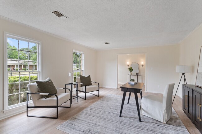 Building Photo - 2451 Belcher Dr