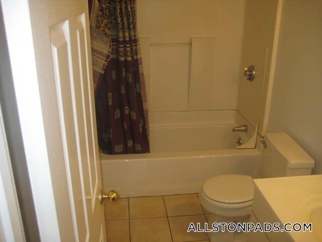 Building Photo - 58 Mansfield St