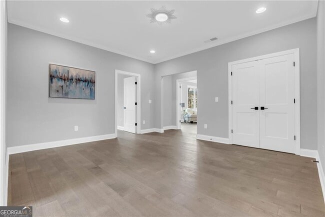 Building Photo - 909 Sunny Meadows Ln