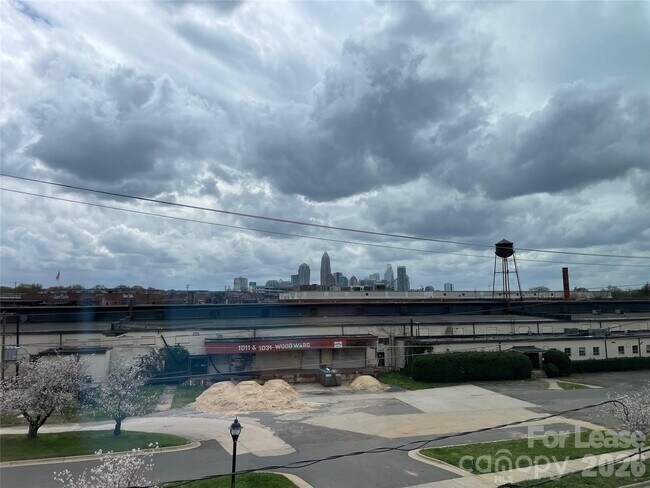 Building Photo - 3011 Casting St