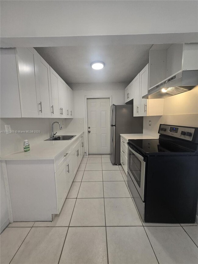 Primary Photo - 1400 N 17th Ave