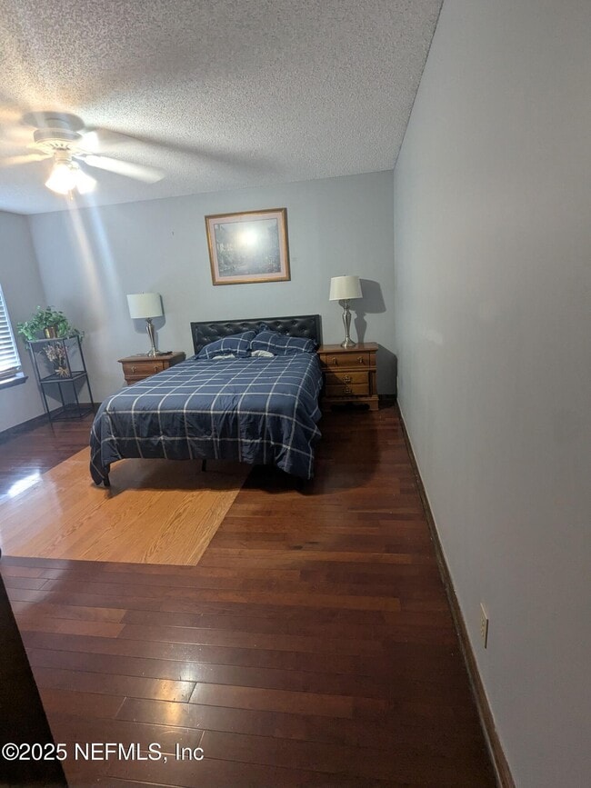 Building Photo - 733 Century 21 Dr