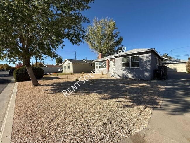 Building Photo - 44415 Lowtree Ave