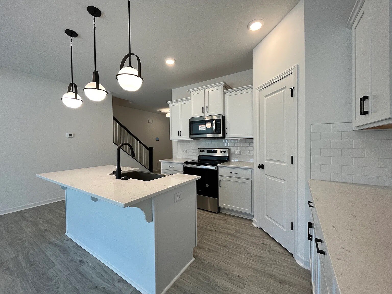 Building Photo - Room in Townhome on Pagebrook Ln