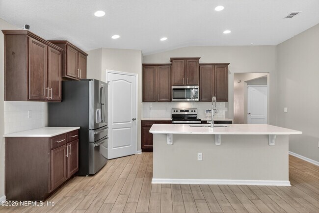 Building Photo - 66108 Edgewater Dr